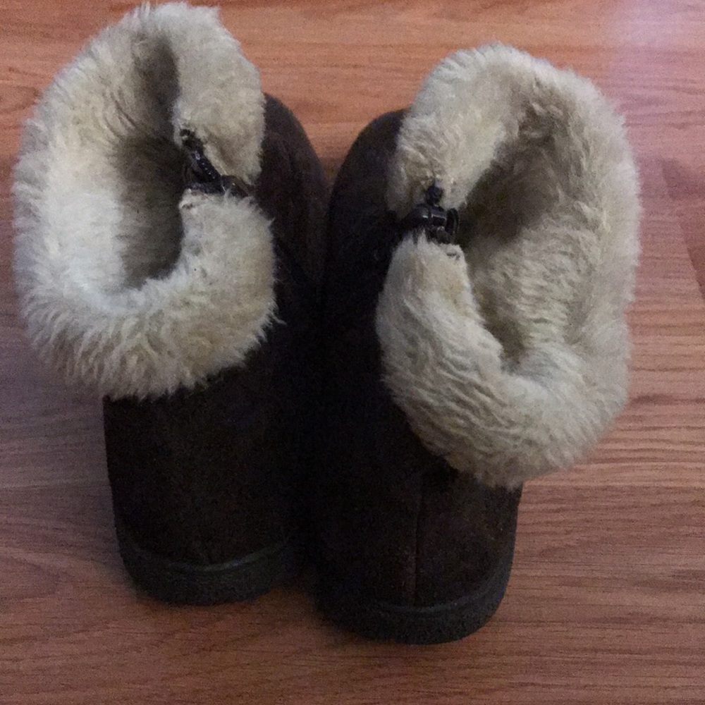 Bare Traps Boots View 2